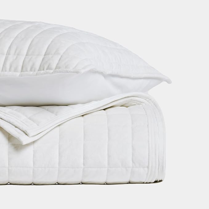 RECYCO Luxury Velvet Quilt Set Twin/Twin XL Size Bedding Sets, Ultra Soft Velvet Comforter Set, Lightweight Channel Box Stitch Oversized Bedspread Coverlet for All Season, with 1 Sham, Bright White