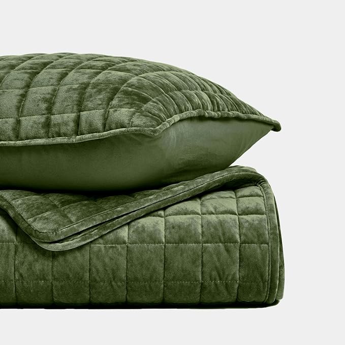 RECYCO Luxury Velvet Quilt Set King Size Bedding Sets, Ultra Soft Velvet Comforter Set, Lightweight Channel Box Stitch Oversized Bedspread Coverlet for All Season, with 2 Shams, Loden Green