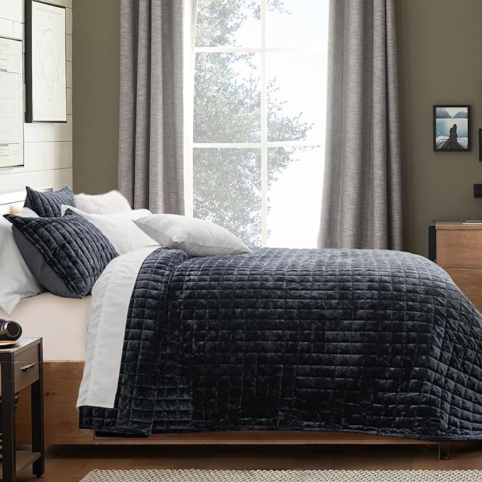 RECYCO Luxury Velvet Quilt Set King Size Bedding Sets, Ultra Soft Velvet Comforter Set, Lightweight Channel Box Stitch Oversized Bedspread Coverlet for All Season, with 2 Shams, Black
