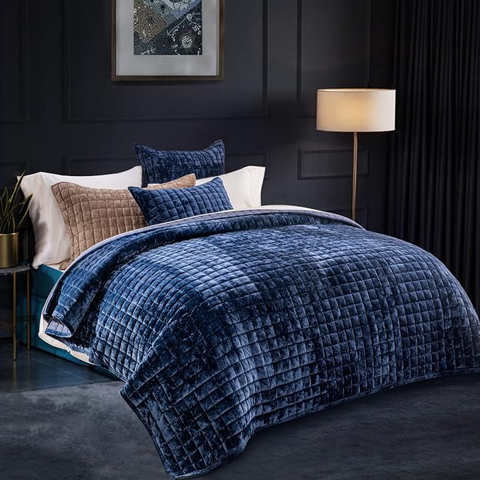RECYCO Luxury Velvet Quilt Set King Size, Lightweight Velvet Comforter Set, Oversized Bedspread Coverlet Quilted Bedding Set, with 2 Matching Pillow Shams, for All Season, Navy Blue
