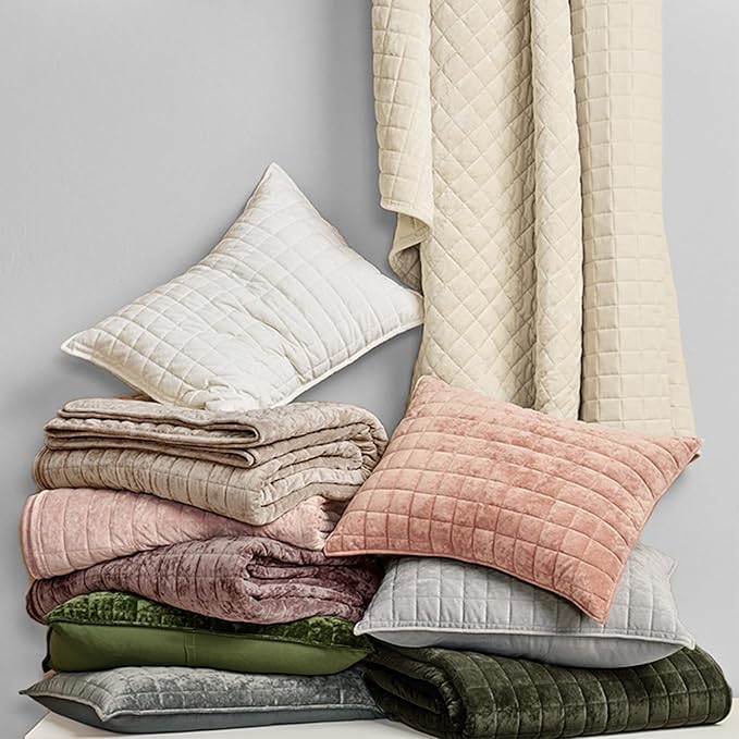RECYCO Luxury Velvet Quilt Set Twin/Twin XL Size, Lightweight Velvet Comforter Set, Oversized Bedspread Coverlet Quilted Bedding Set, with 1 Matching Pillow Sham, for All Season, Olive Green