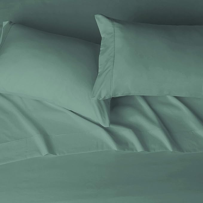 Amazon Basics Lightweight Super Soft, Breathable Easy Care Microfiber 4-Piece Bed Sheet Set with 14-Inch Deep Pockets, Queen, Emerald Green, Solid