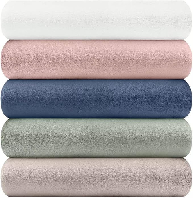 Nicole Miller Oversized Plush Fleece Throw Blanket – Ultra Soft, Lightweight & Cozy – 60" x 70" Warm Flannel Blanket for Couch, Bed & Travel – Machine Washable (Green-Sage)