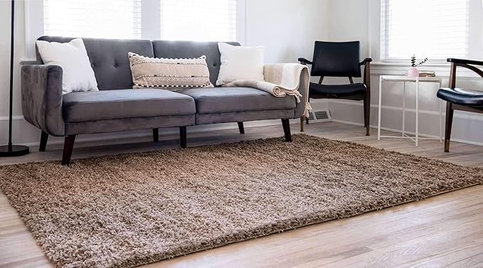 Unique Loom Solid Shag Collection Area Rug (2' 2" x 3' 1" Rectangle, Sandy Brown)
