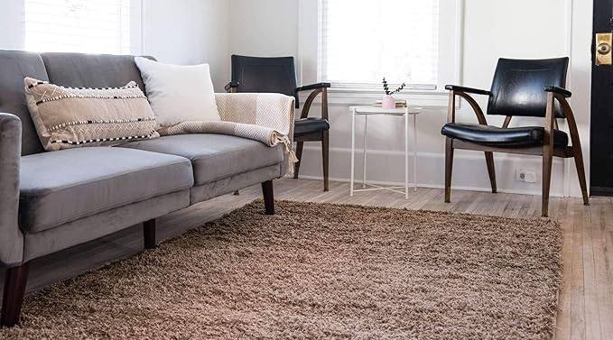 Unique Loom Solid Shag Collection Area Rug (3' 3" x 5' 3" Rectangle, Sandy Brown)