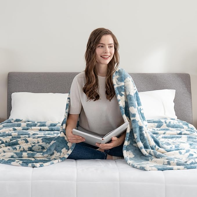 Berkshire Blanket-Classic Heavyweight Soft Printed VelvetLoft® Plush Warm Blanket, Twin Size Soft Fuzzy Blanket for Couch Sofa Bed, Floral Blue, 60in x 90in