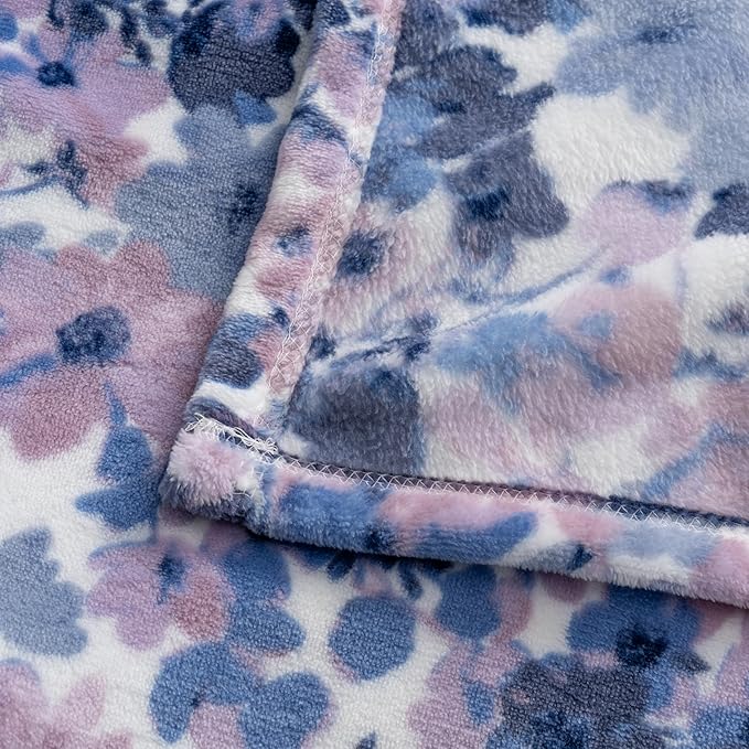 Luxury Printed Fleece Warm Blanket, Soft Lightweight Velvety Plush Throw for Couch and Bed, Cozy Comfy for All Seasons(White Purple Flowers, 70×90 Inches)