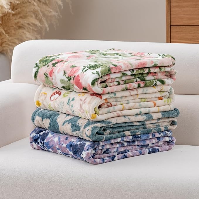 Luxury Printed Fleece Warm Blanket, Soft Lightweight Velvety Plush Throw for Couch and Bed, Cozy Comfy for All Seasons(Blue Floral Silhouette, 70×90 Inches)